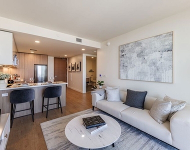 11750 Wilshire Boulevard - Photo Thumbnail 7