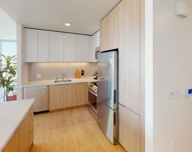 11750 Wilshire Boulevard - Photo Thumbnail 4