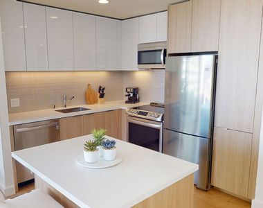 11750 Wilshire Boulevard - Photo Thumbnail 3