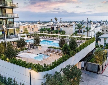 11750 Wilshire Boulevard - Photo Thumbnail 18