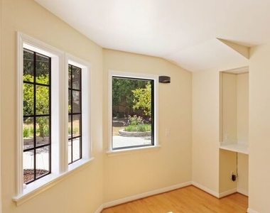 5237 San Feliciano Drive - Photo Thumbnail 8