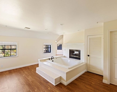 5237 San Feliciano Drive - Photo Thumbnail 21