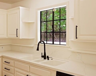 5237 San Feliciano Drive - Photo Thumbnail 6
