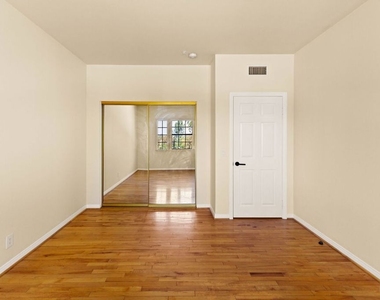 5237 San Feliciano Drive - Photo Thumbnail 29
