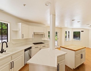 5237 San Feliciano Drive - Photo Thumbnail 5