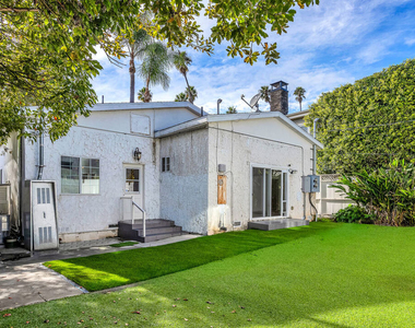 922 S Bundy Drive - Photo Thumbnail 16