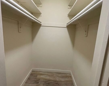 25 Navy Street - Photo Thumbnail 10