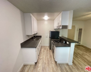 25 Navy Street - Photo Thumbnail 4
