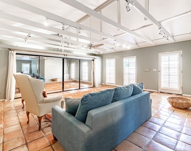 216 S Carmelina Avenue - Photo Thumbnail 6