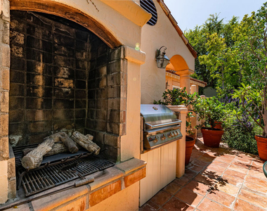 216 S Carmelina Avenue - Photo Thumbnail 3