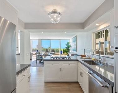 31518 Broad Beach Road - Photo Thumbnail 12
