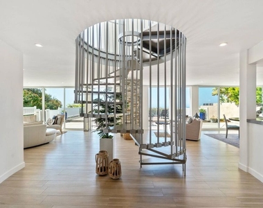 31518 Broad Beach Road - Photo Thumbnail 10