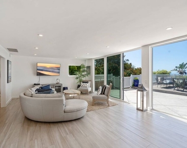 31518 Broad Beach Road - Photo Thumbnail 7