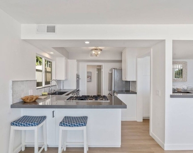 31518 Broad Beach Road - Photo Thumbnail 13