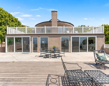 31518 Broad Beach Road - Photo Thumbnail 4