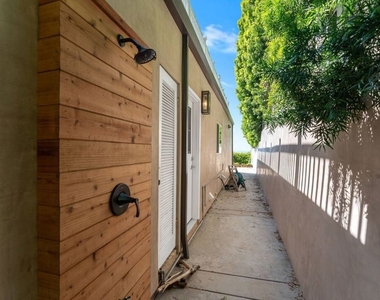 31518 Broad Beach Road - Photo Thumbnail 26