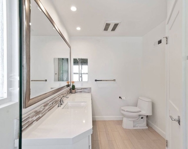 31518 Broad Beach Road - Photo Thumbnail 17