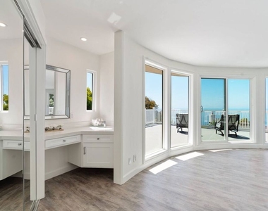 31518 Broad Beach Road - Photo Thumbnail 15
