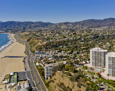 201 Ocean Avenue - Photo Thumbnail 32