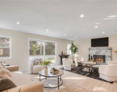 19120 Bessemer Street - Photo Thumbnail 6