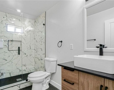 19122 Bessemer Street - Photo Thumbnail 3