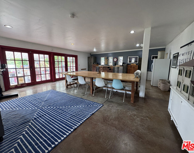 814 E Edgeware Road - Photo Thumbnail 23