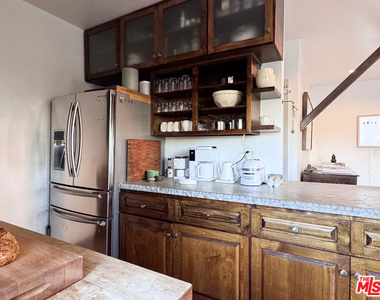 814 E Edgeware Road - Photo Thumbnail 5