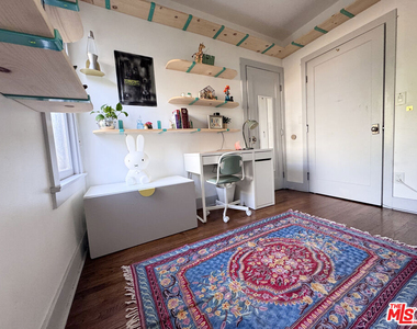 814 E Edgeware Road - Photo Thumbnail 17