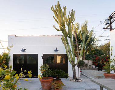 1935 N Catalina Street - Photo Thumbnail 15