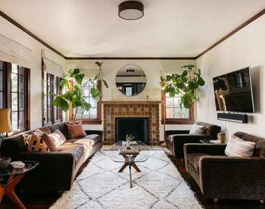 1935 N Catalina Street - Photo Thumbnail 14
