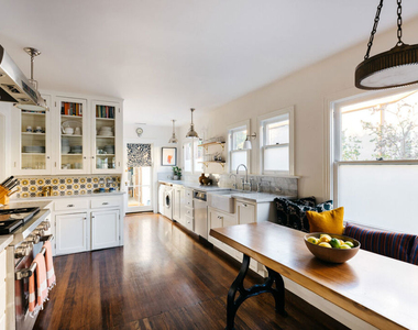1935 N Catalina Street - Photo Thumbnail 5