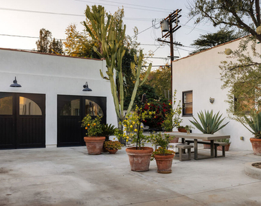 1935 N Catalina Street - Photo Thumbnail 23