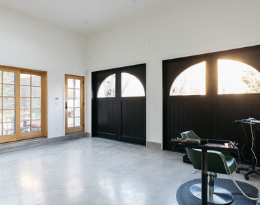 1935 N Catalina Street - Photo Thumbnail 17