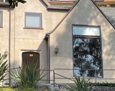2239 Vista Del Mar Place - Photo Thumbnail 1