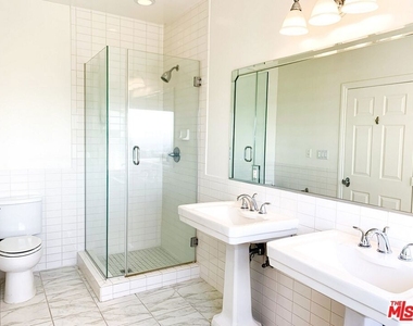 2239 Vista Del Mar Place - Photo Thumbnail 11