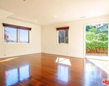 2239 Vista Del Mar Place - Photo Thumbnail 4