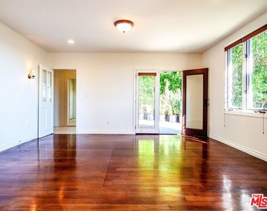 2239 Vista Del Mar Place - Photo Thumbnail 12