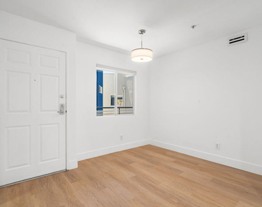 16100 W Sunset Boulevard - Photo Thumbnail 11