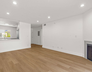 16100 W Sunset Boulevard - Photo Thumbnail 8