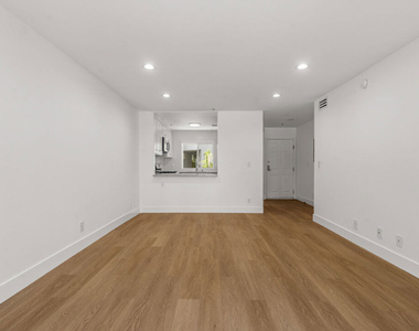 16100 W Sunset Boulevard - Photo Thumbnail 9