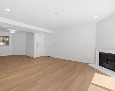 16100 W Sunset Boulevard - Photo Thumbnail 6