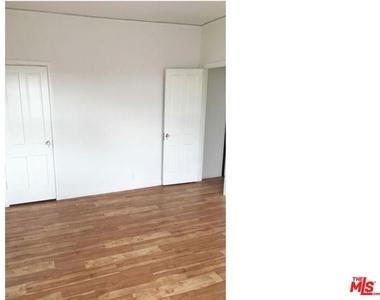 127 N Catalina Street - Photo Thumbnail 1