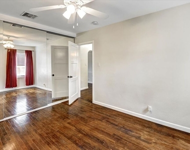 6200 Jamieson Avenue - Photo Thumbnail 20