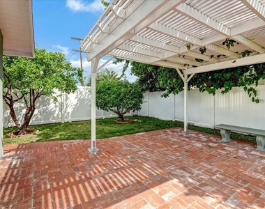 6200 Jamieson Avenue - Photo Thumbnail 32