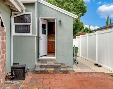6200 Jamieson Avenue - Photo Thumbnail 28