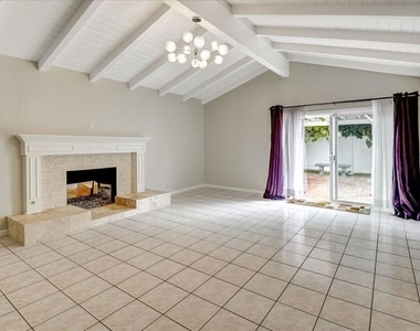 6200 Jamieson Avenue - Photo Thumbnail 12
