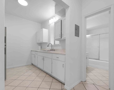 2452 W 18th - Photo Thumbnail 9