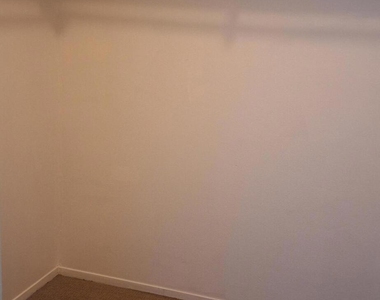 2318 Medina Avenue - Photo Thumbnail 4