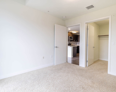 680 S Berendo St - Photo Thumbnail 17