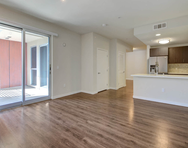 680 S Berendo St - Photo Thumbnail 3